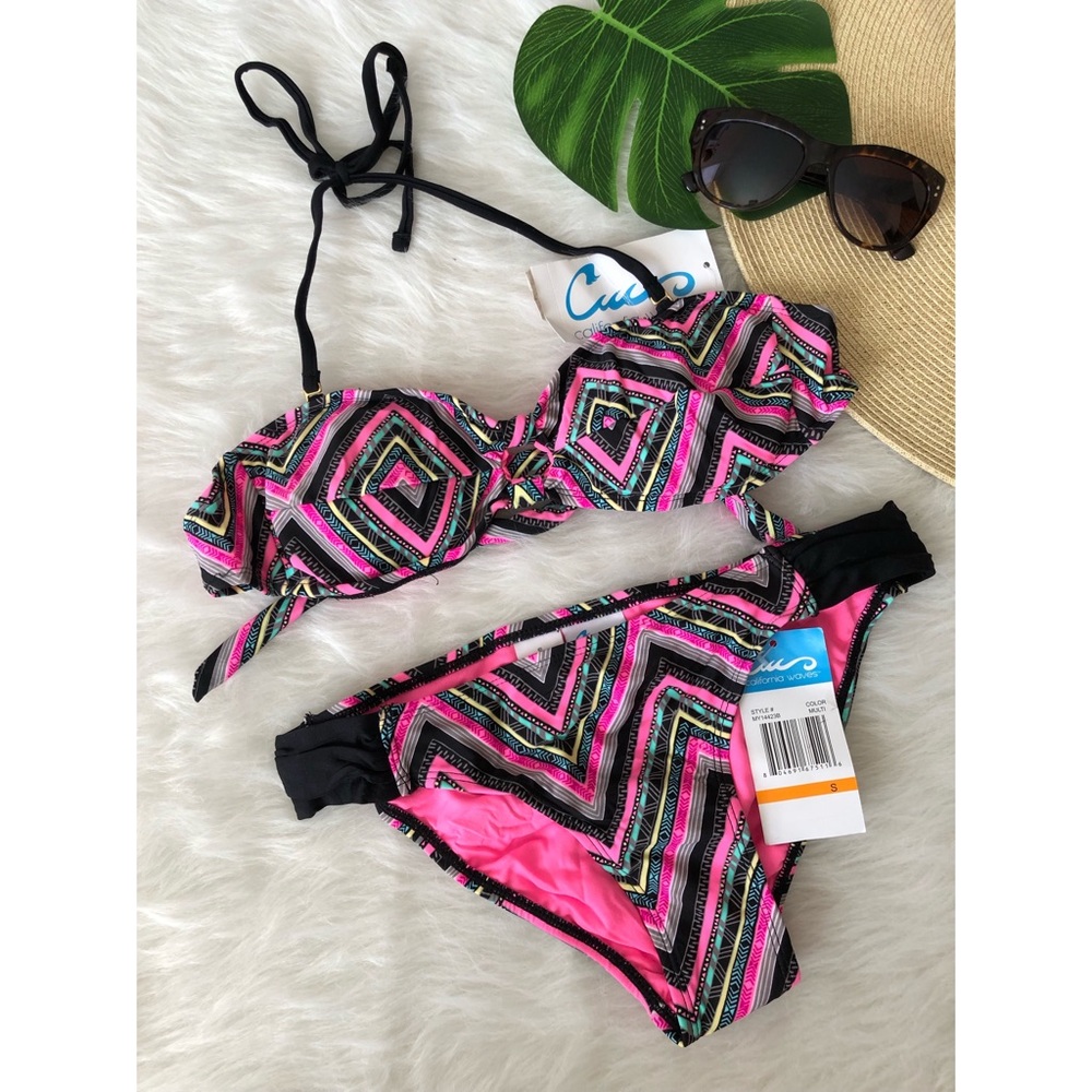 🆕 California Waves pink chevron print bikini set